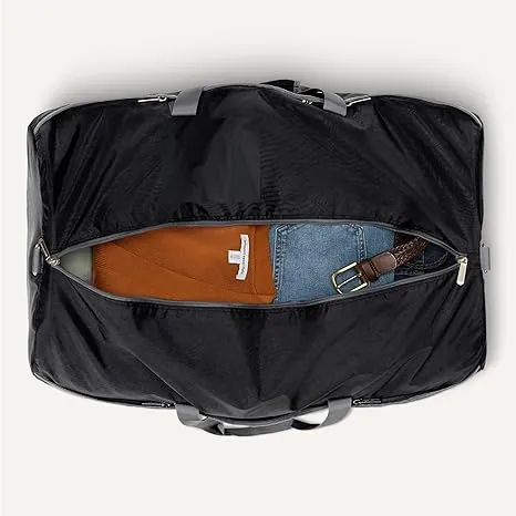 Amazon Essentials 32.4 Extra Large Foldable Nylon Duffel Bag for Travel/Storage with Zippered Pockets