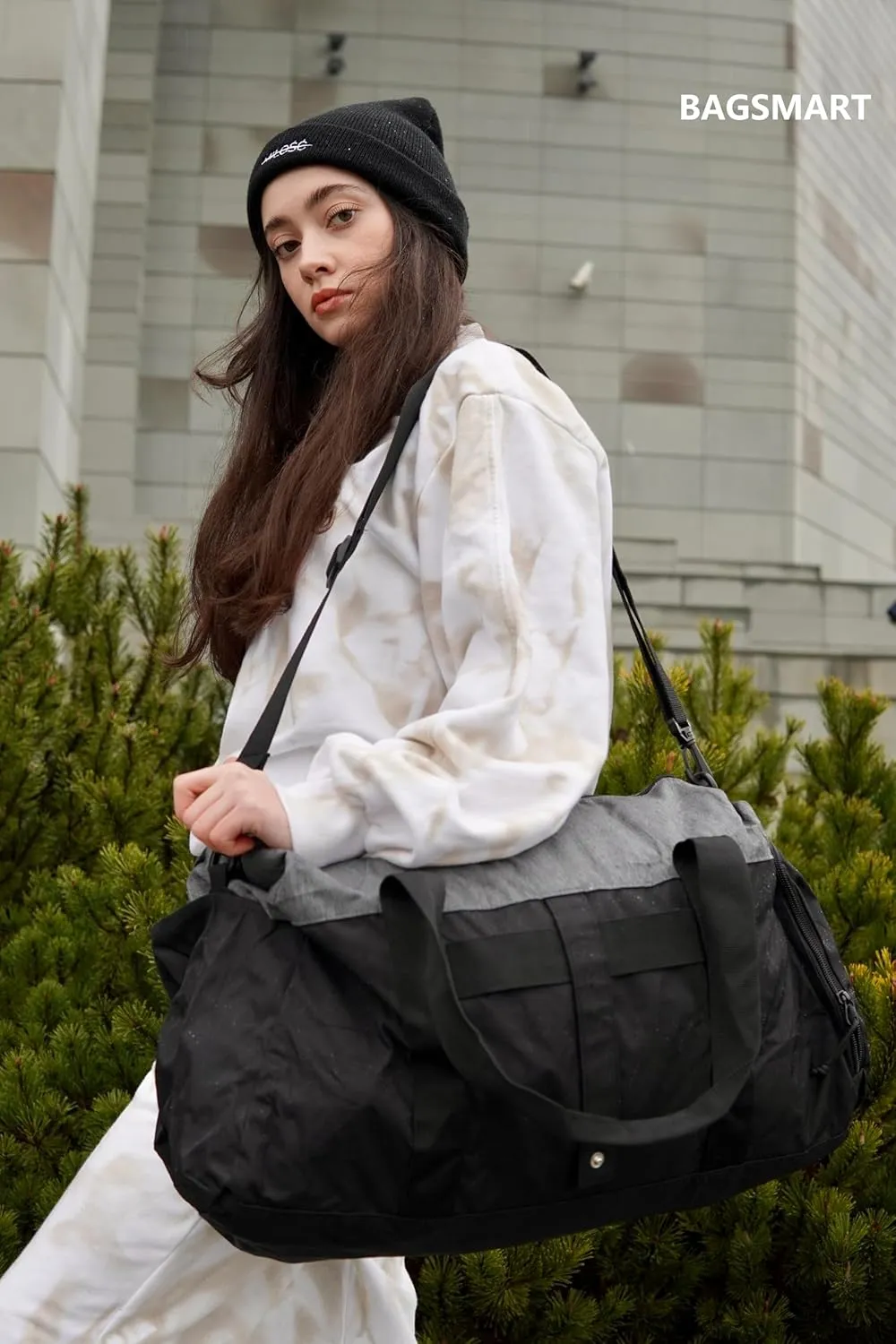 BAGSMART Gym Bags for Men, Foldable Sports Duffle Bag, Lightweight Weekender Duffel Bag With Shoe Compartment, Water Resistant Workout Duffle Sports Bag for Travel Fitness Swimming Yoga, Grey